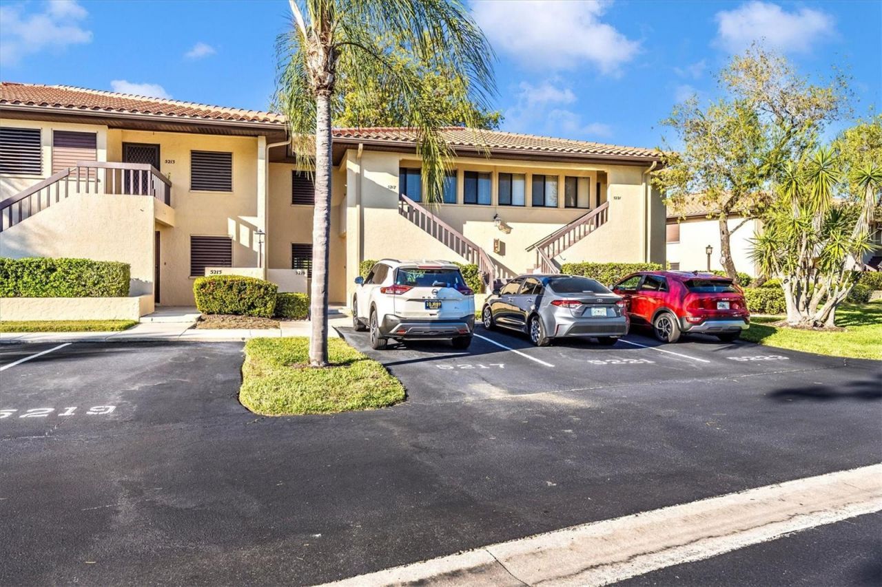 5219 Lake Village Drive, Unit 21, Sarasota, FL 34235 Photo