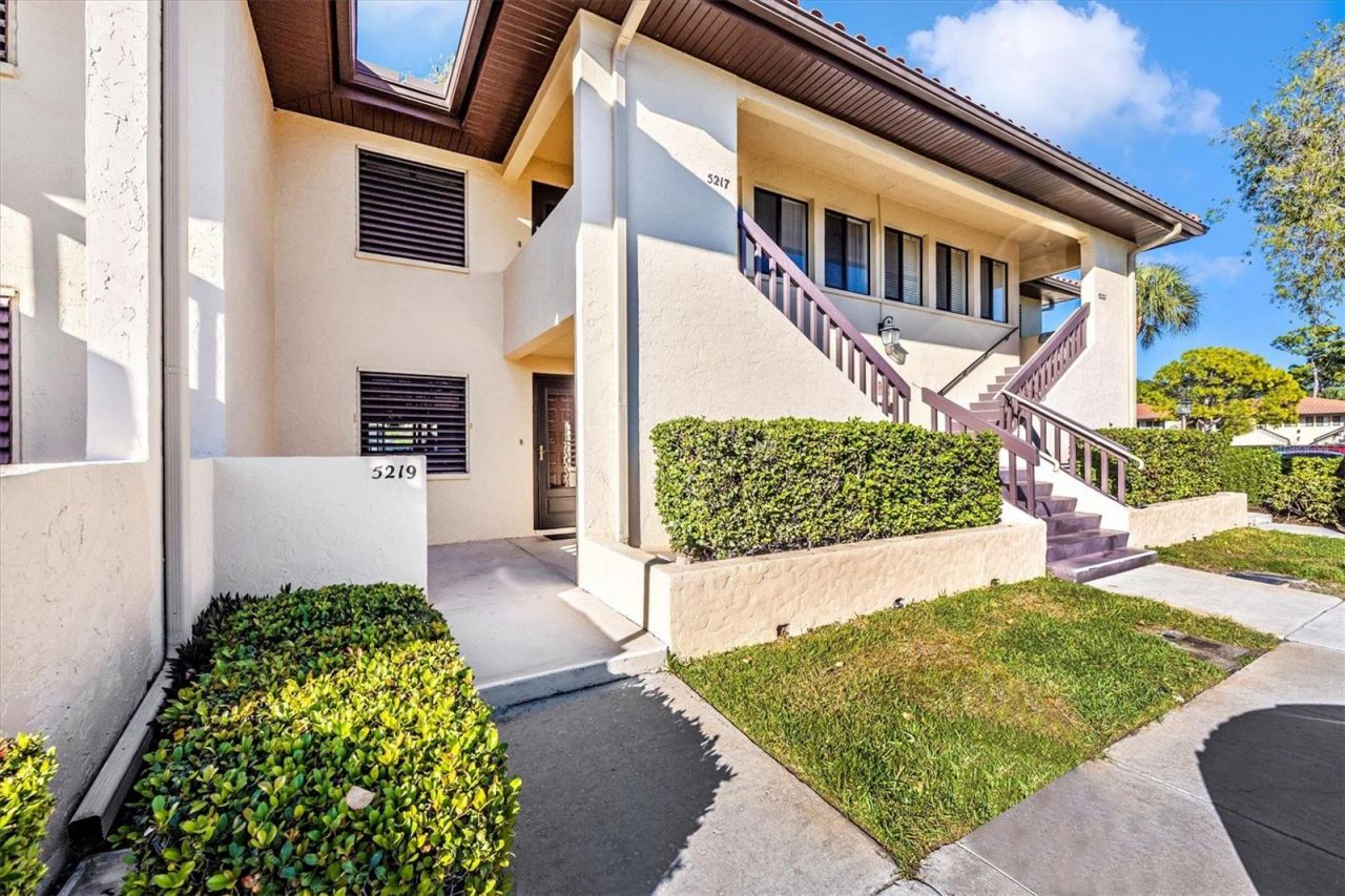 5219 Lake Village Drive, Unit 21, Sarasota, FL 34235 Photo
