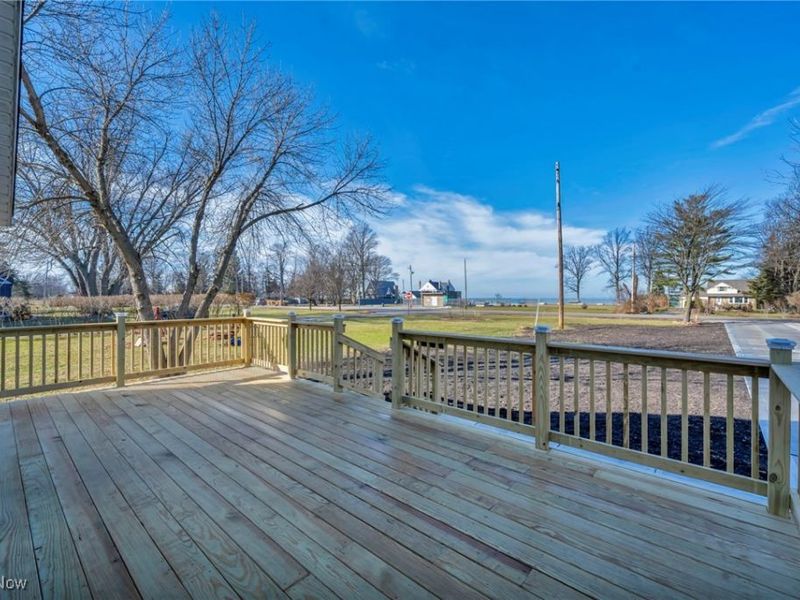 33418 Lake Shore Boulevard, Eastlake, OH 44095 Photo 3