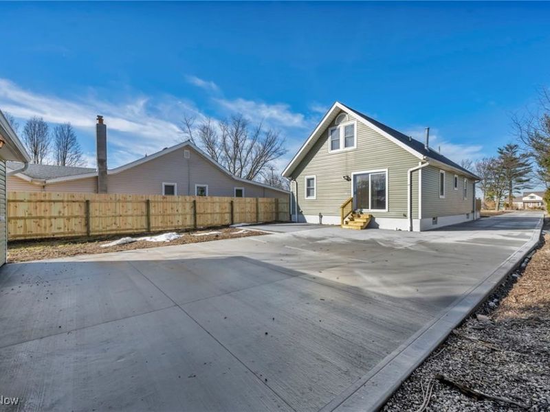 33418 Lake Shore Boulevard, Eastlake, OH 44095 Photo 36