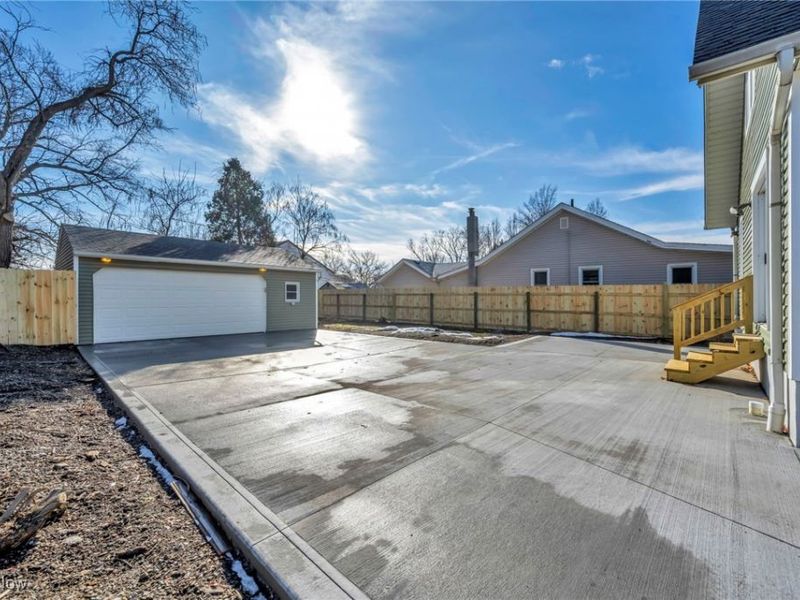 33418 Lake Shore Boulevard, Eastlake, OH 44095 Photo 6