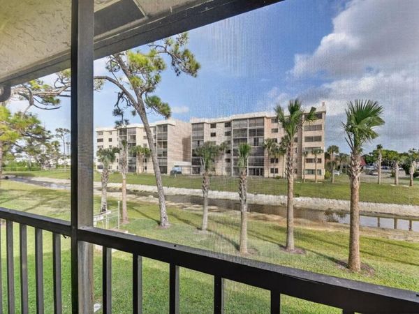 4900 Lucerne Lakes Boulevard, Unit 201, Lake Worth, FL 33467