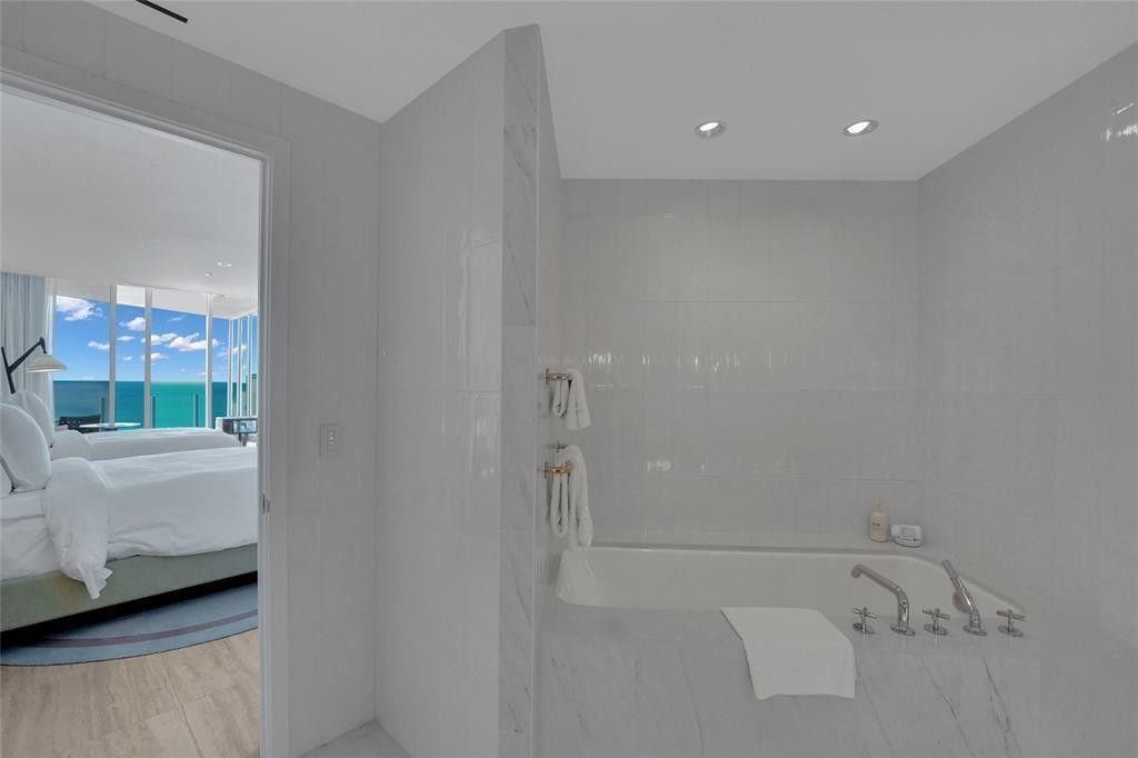 525 N Fort Lauderdale Beach Boulevard, Unit 1204, Fort Lauderdale, FL 33304 Photo