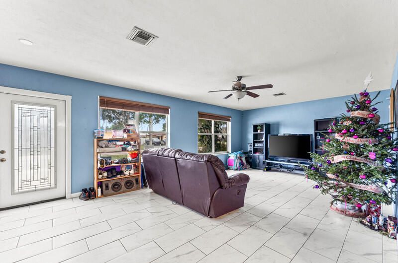 305 Henthorne Drive, Palm Springs, FL 33461 Photo