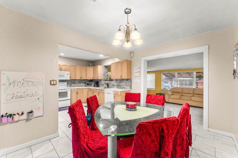 305 Henthorne Drive, Palm Springs, FL 33461 Photo