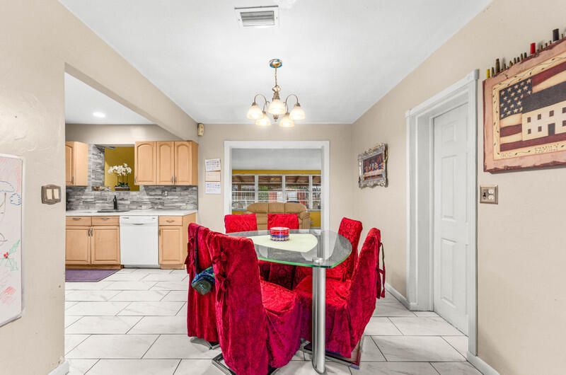 305 Henthorne Drive, Palm Springs, FL 33461 Photo