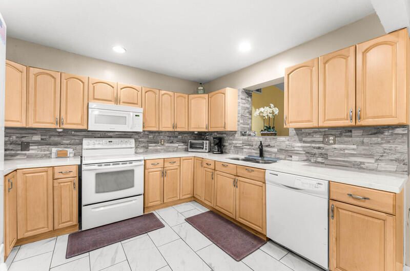 305 Henthorne Drive, Palm Springs, FL 33461 Photo