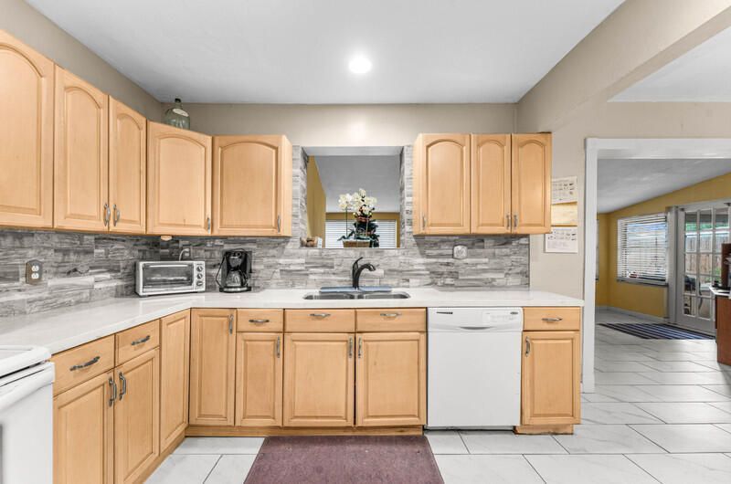 305 Henthorne Drive, Palm Springs, FL 33461 Photo