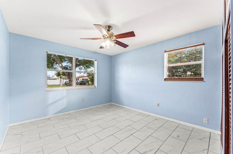 305 Henthorne Drive, Palm Springs, FL 33461 Photo