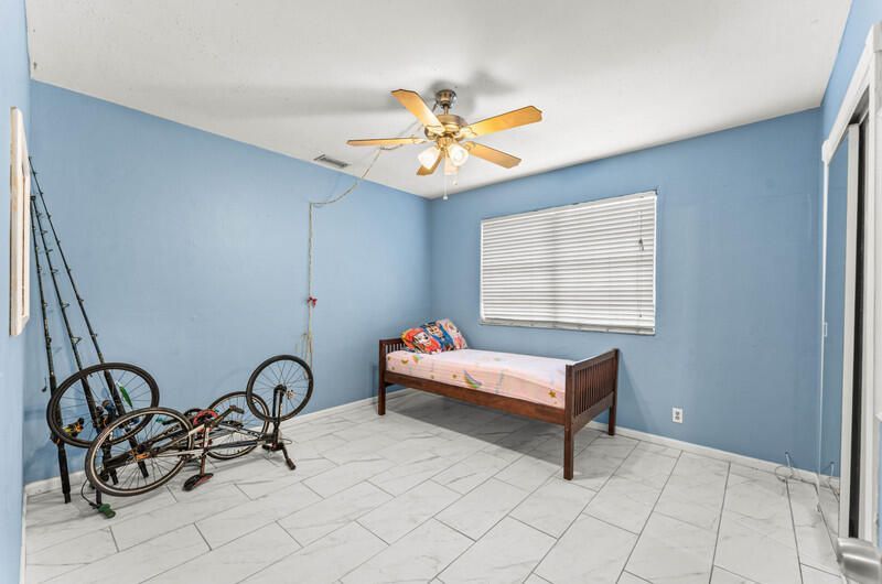 305 Henthorne Drive, Palm Springs, FL 33461 Photo