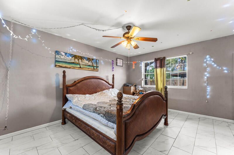 305 Henthorne Drive, Palm Springs, FL 33461 Photo