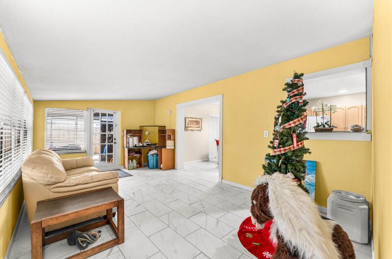 305 Henthorne Drive, Palm Springs, FL 33461 Photo