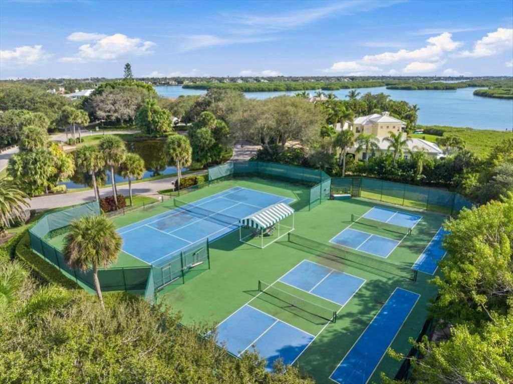 201 Shores Drive, Vero Beach, FL 32963 Photo