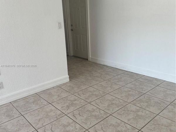 7910 Taft St, Unit 309, Pembroke Pines, FL 33024