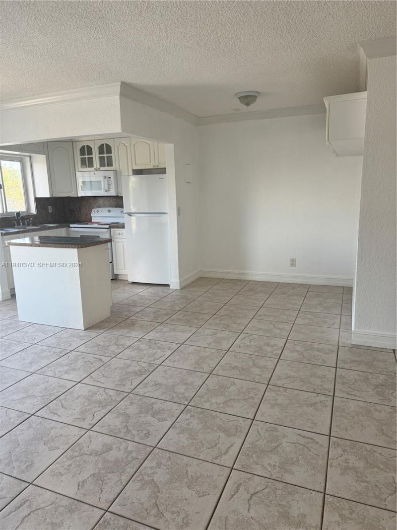 7910 Taft St, Unit 309, Pembroke Pines, FL 33024 Photo