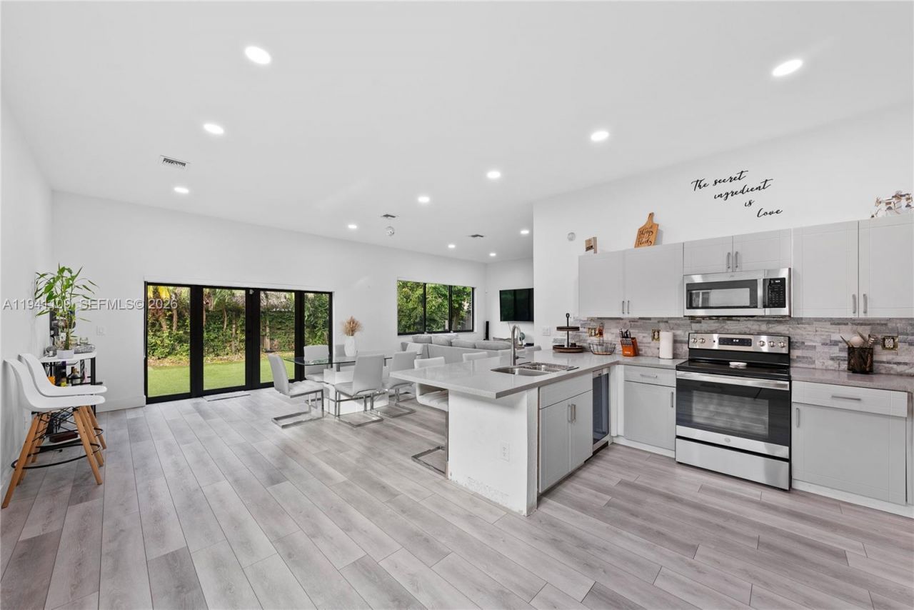918 NE 36th Ave, Homestead, FL 33033 Photo