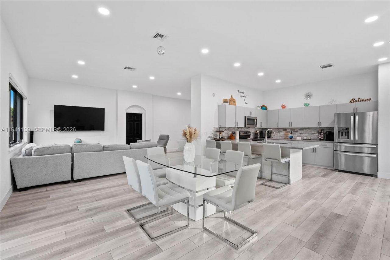 918 NE 36th Ave, Homestead, FL 33033 Photo