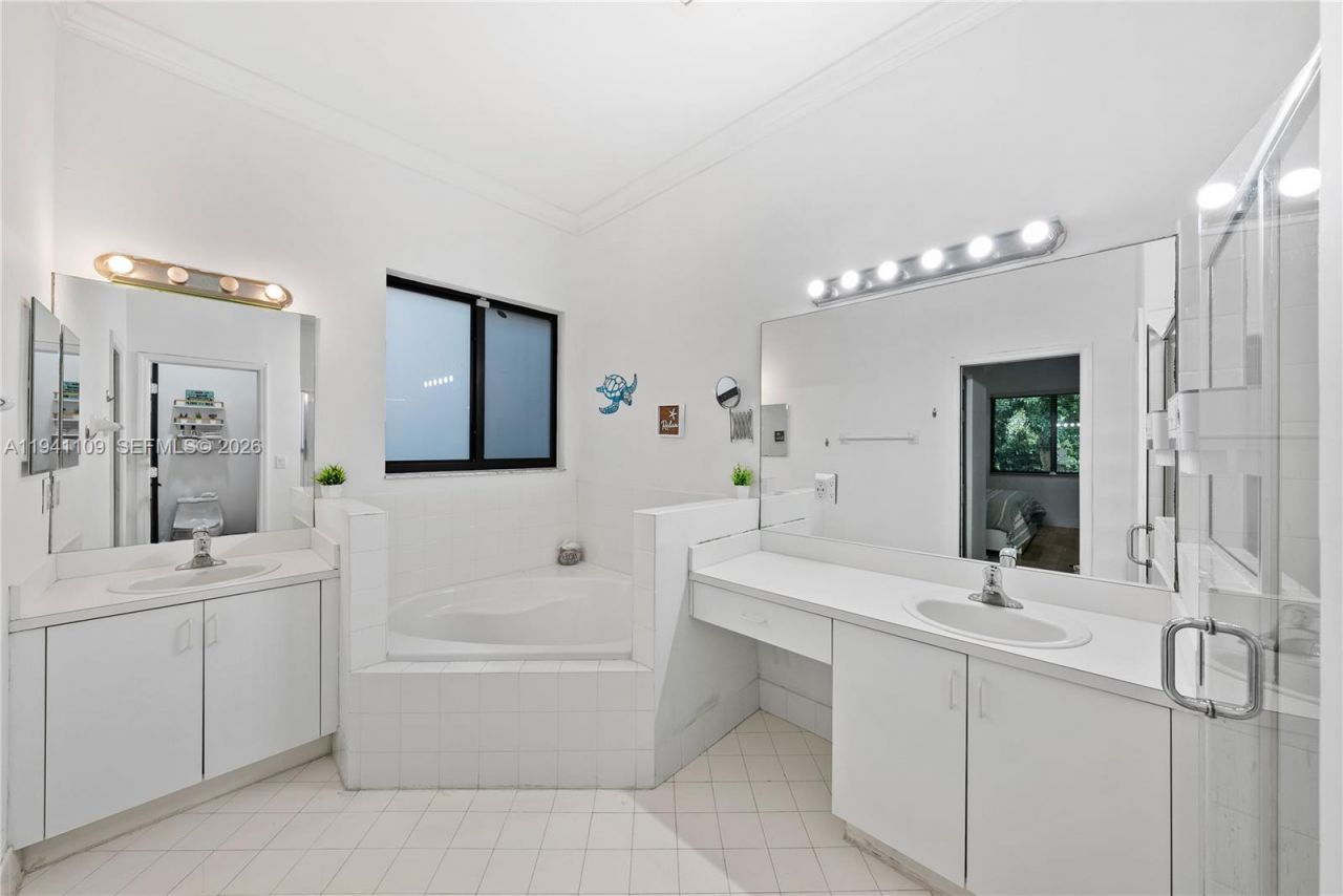 918 NE 36th Ave, Homestead, FL 33033 Photo