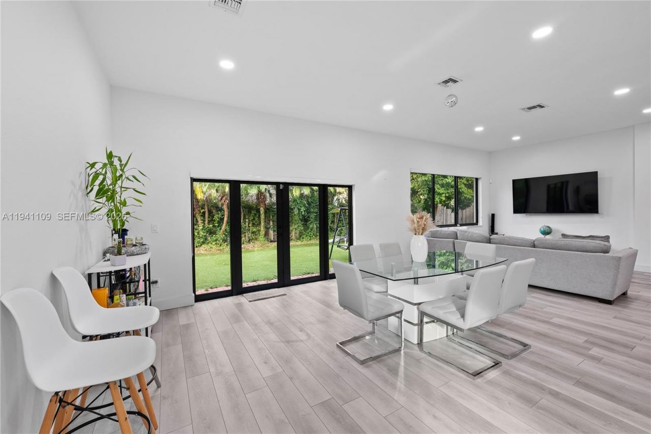 918 NE 36th Ave, Homestead, FL 33033 Photo