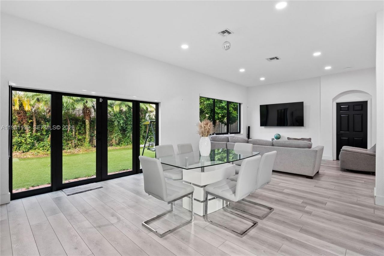 918 NE 36th Ave, Homestead, FL 33033 Photo