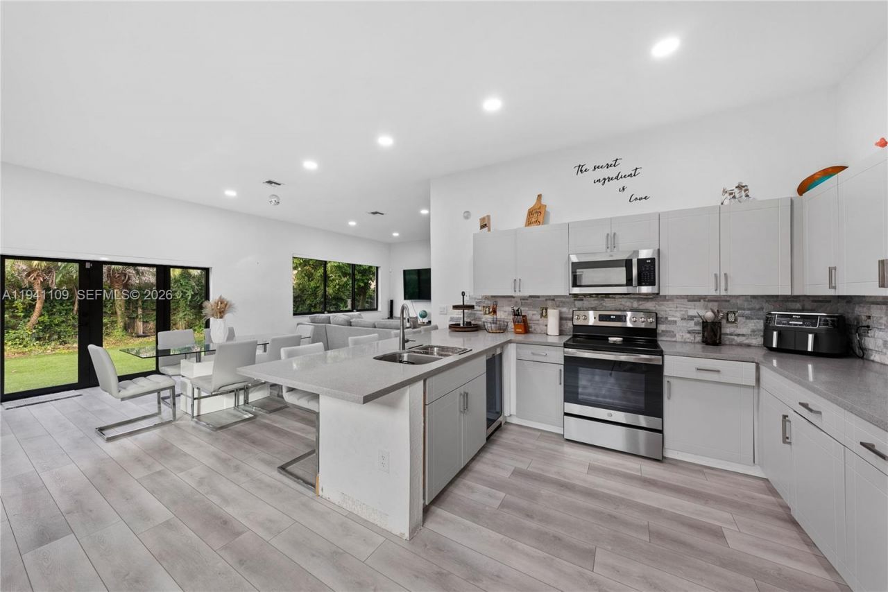 918 NE 36th Ave, Homestead, FL 33033 Photo