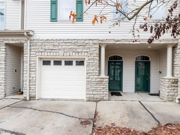 3194 Richmond Road, Beachwood, OH 44122