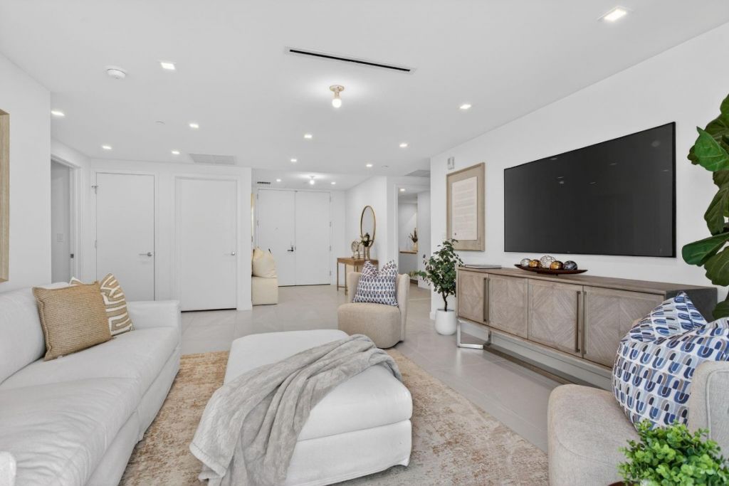 1116 N Ocean Boulevard, Unit 901, Pompano Beach, FL 33062 Photo