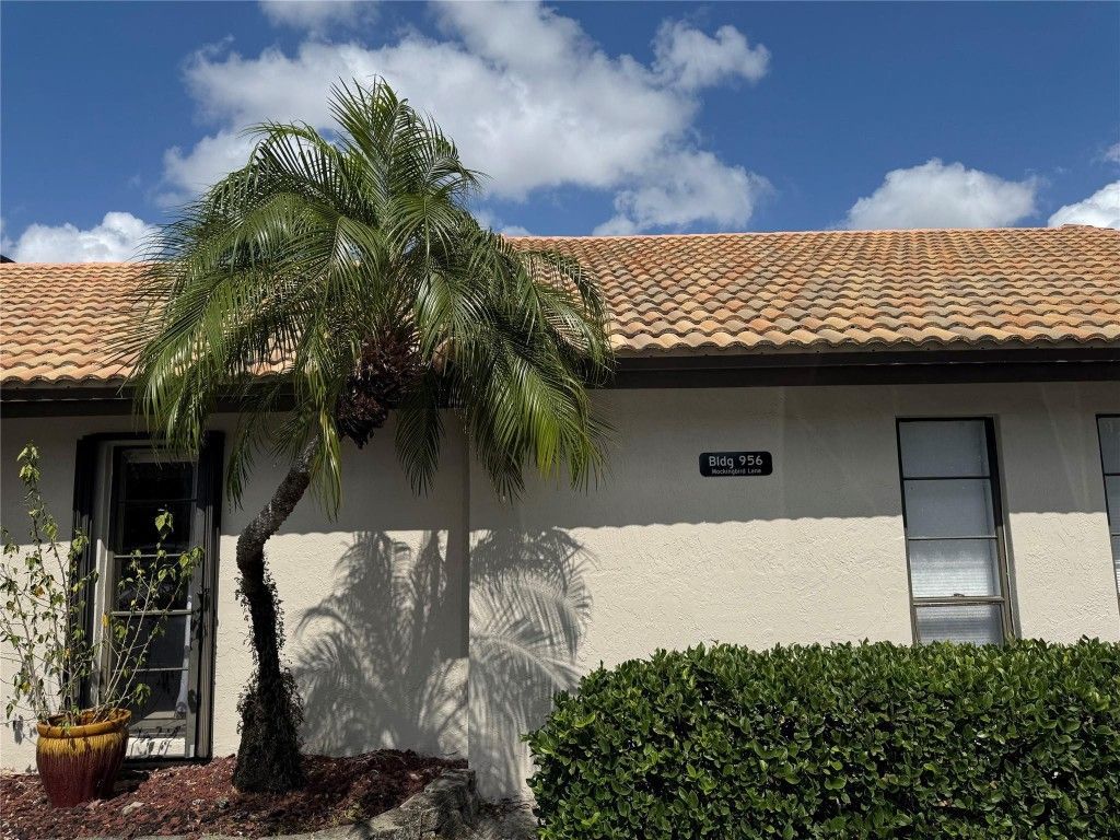956 Mockingbird, Unit 506, Plantation, FL 33324 Photo