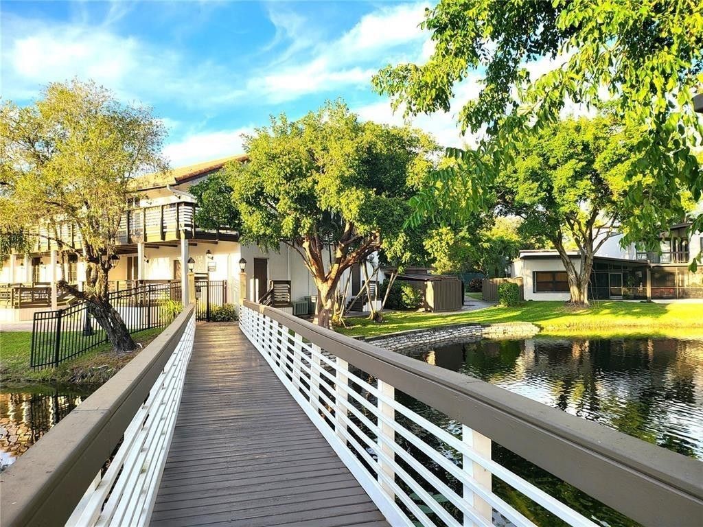 956 Mockingbird, Unit 506, Plantation, FL 33324 Photo