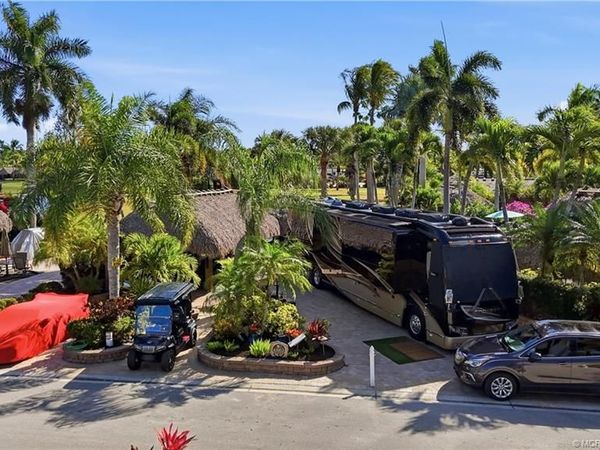 425 NW Chipshot Lane, Port St Lucie, FL 34986