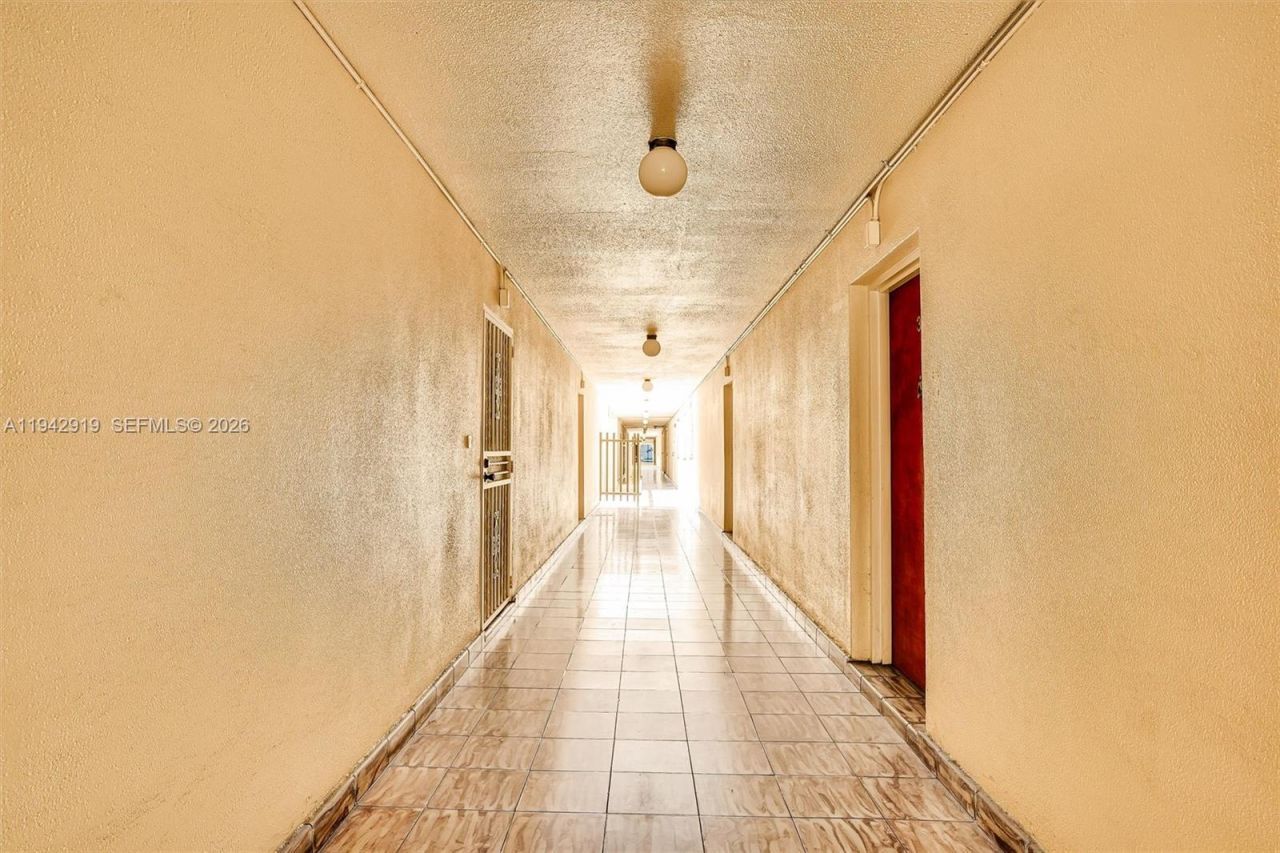 8990 SW 24th St, Unit 33, Miami, FL 33165 Photo