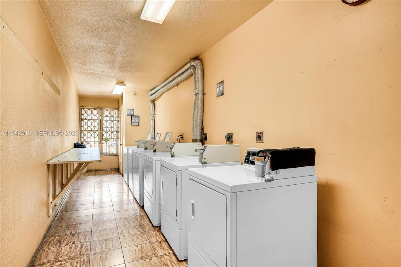 8990 SW 24th St, Unit 33, Miami, FL 33165 Photo