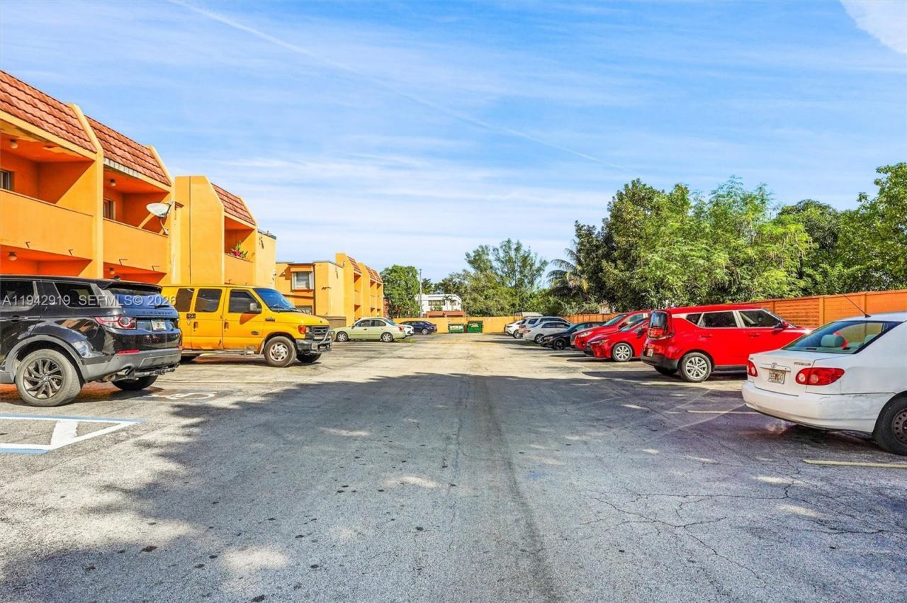 8990 SW 24th St, Unit 33, Miami, FL 33165 Photo