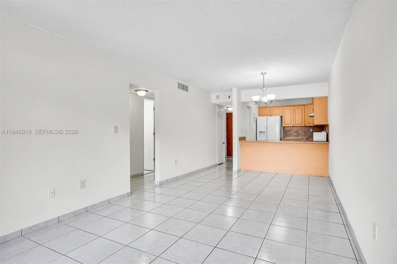 8990 SW 24th St, Unit 33, Miami, FL 33165 Photo