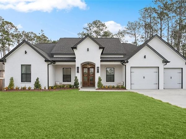 420 BELLE POINTE Drive, Madisonville, LA 70447