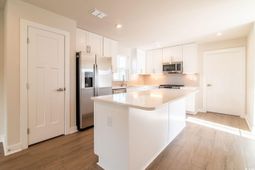 2812 Rowyn St. photo 4