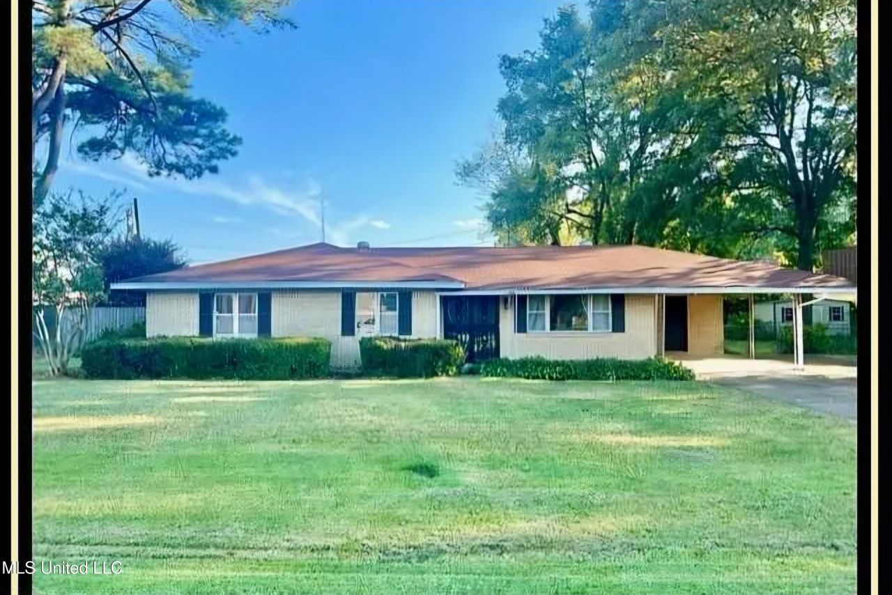 214 Georgia Street, Batesville, MS 38606 Main Photo