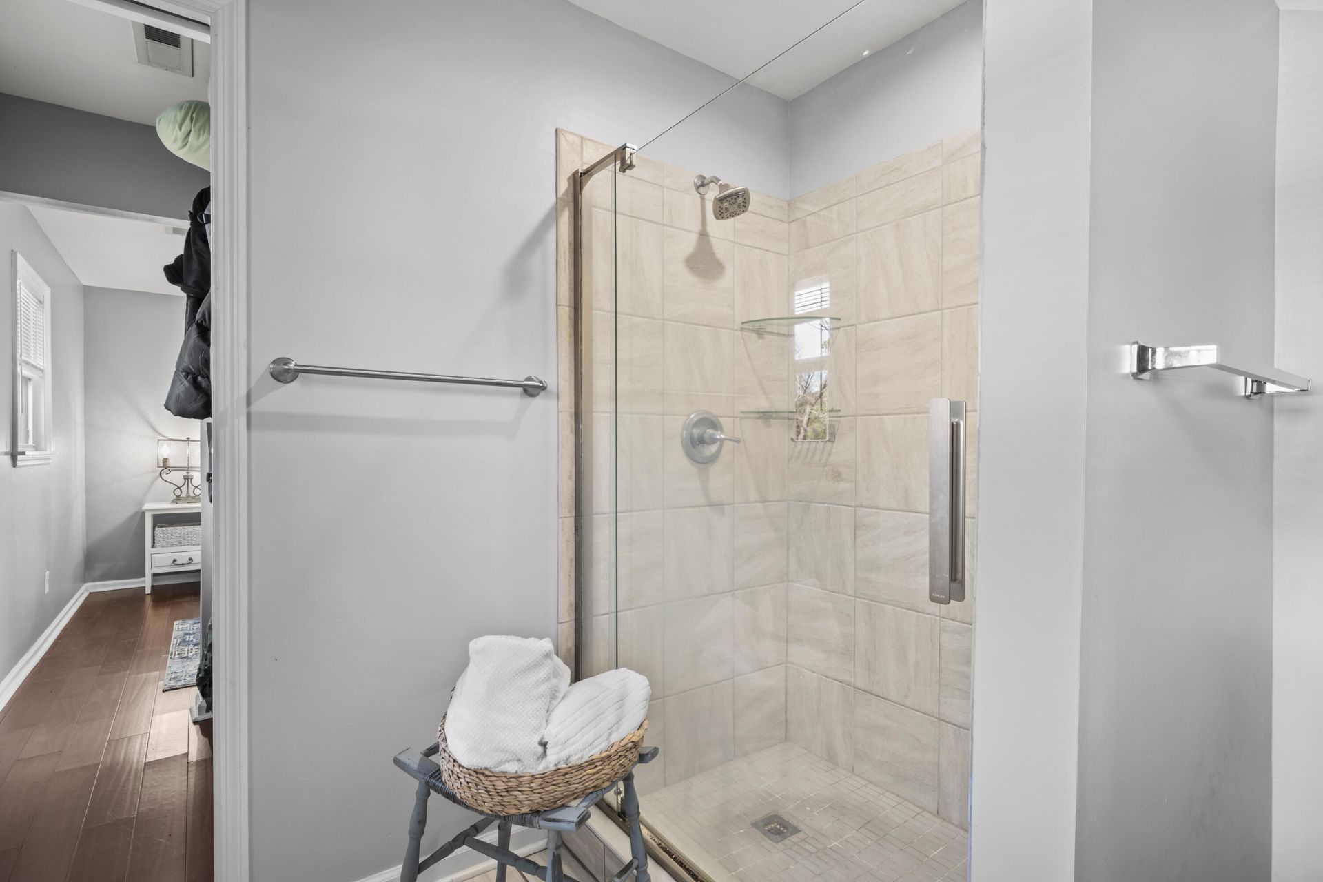 4405 Clovewood Street Photo 12