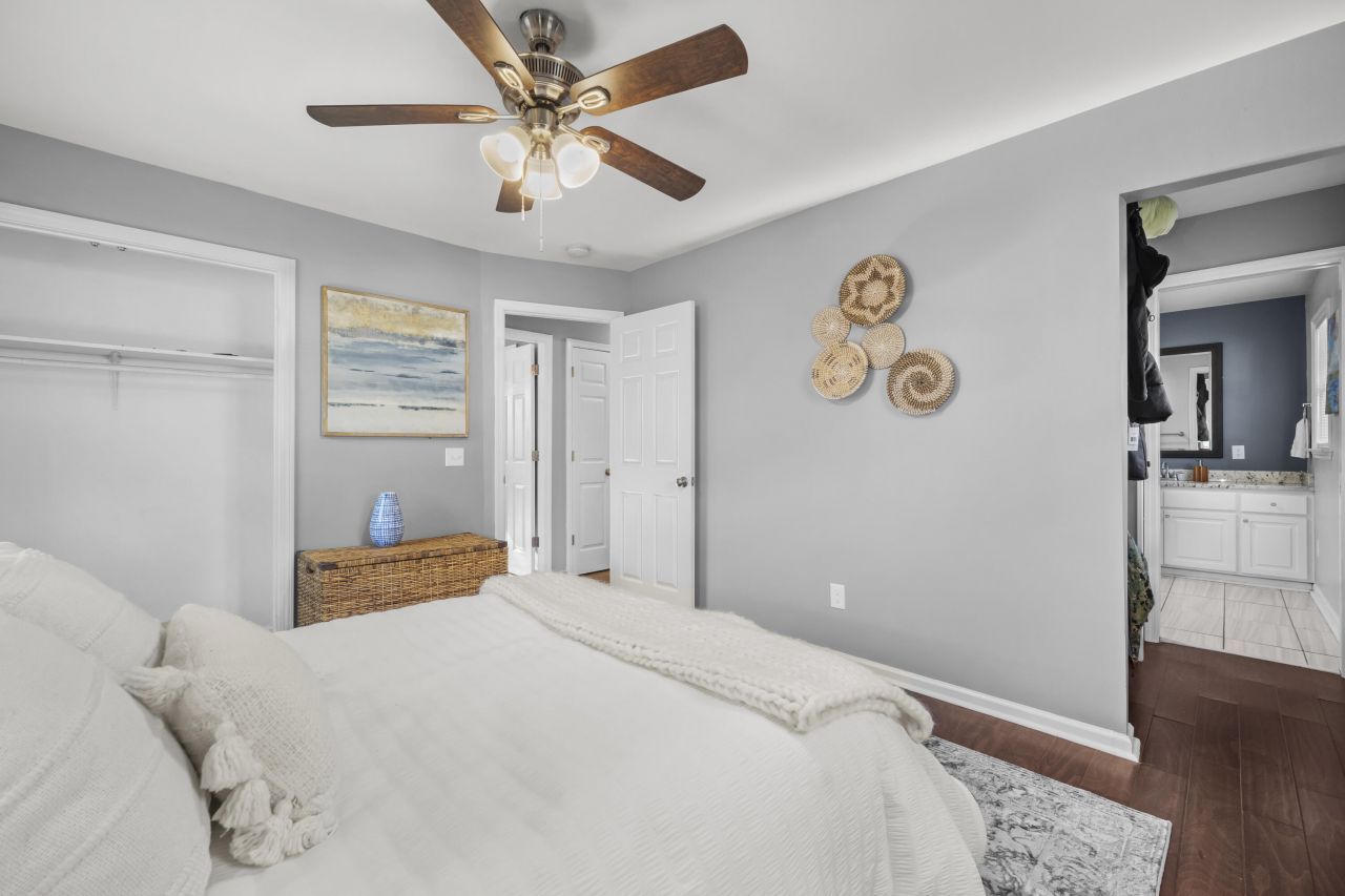 4405 Clovewood Street Photo 13