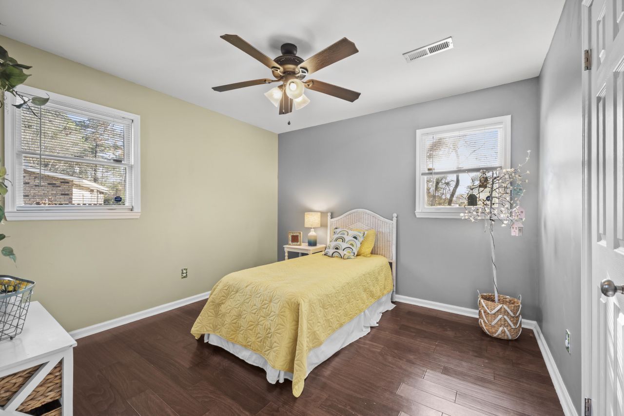 4405 Clovewood Street Photo 17