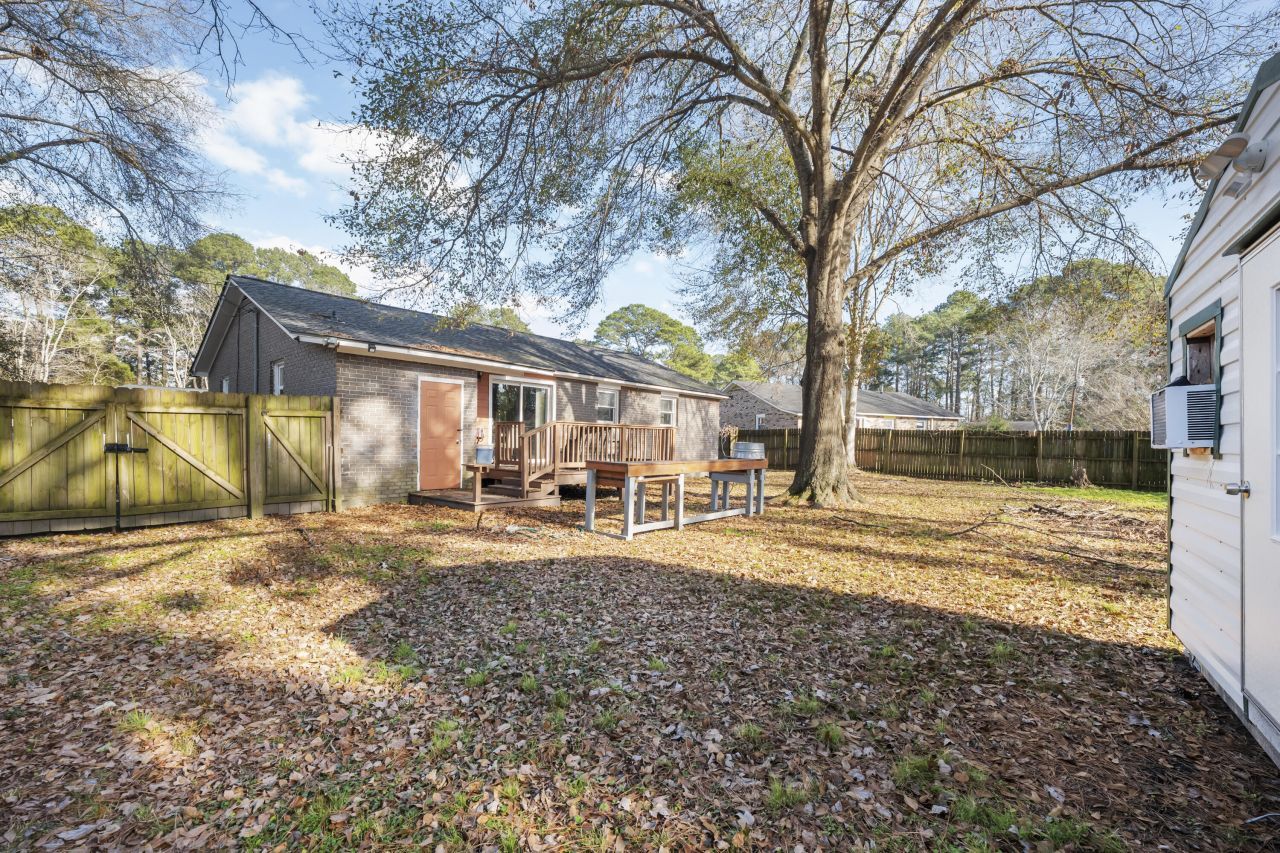 4405 Clovewood Street Photo 22