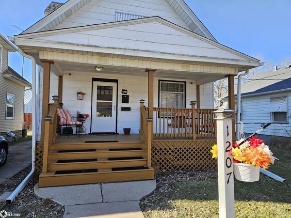 1207 S 7Th Street, Burlington, IA 52601