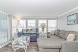 6001-1424 S Kings Hwy. photo 4