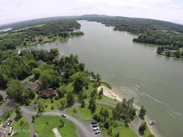 80 Debbie Drive, Athens, NY 12015