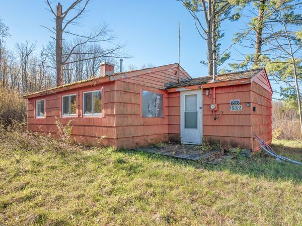 16107 12 Mile Road, Leroy, MI 49655