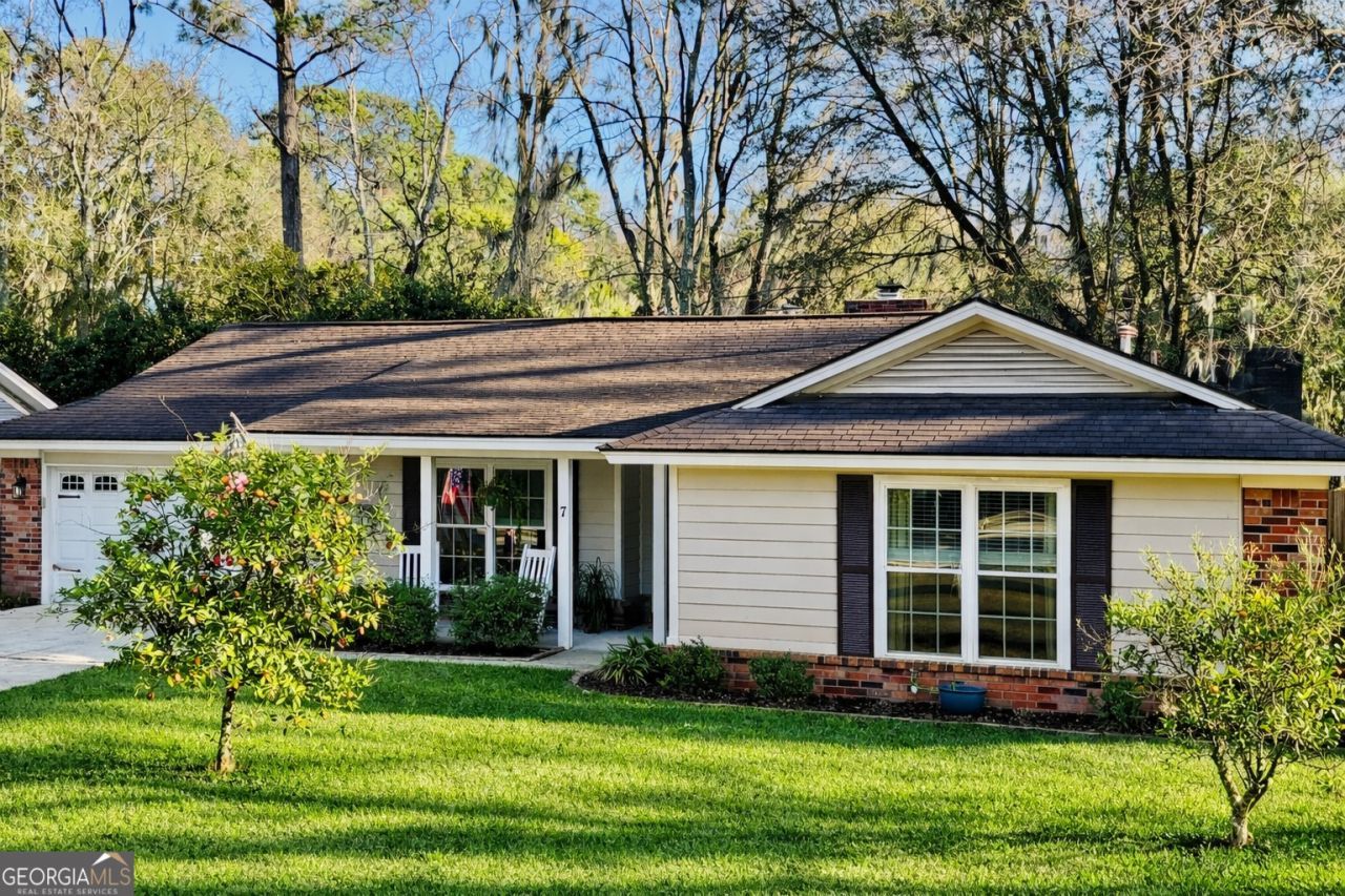 7 Goldfinch Court W, Savannah, GA 31419 Main Photo