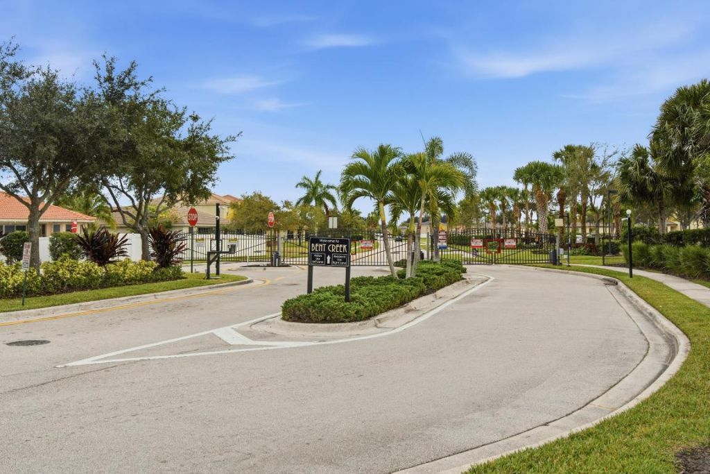 868 Bent Creek Drive, Fort Pierce, FL 34947 Photo