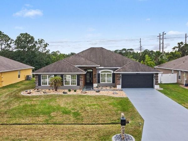 5867 NW Leah Drive, Port St. Lucie, FL 34986