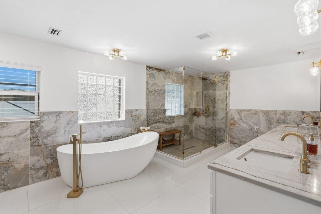 5867 NW Leah Drive, Port Saint Lucie, FL 34986 Photo