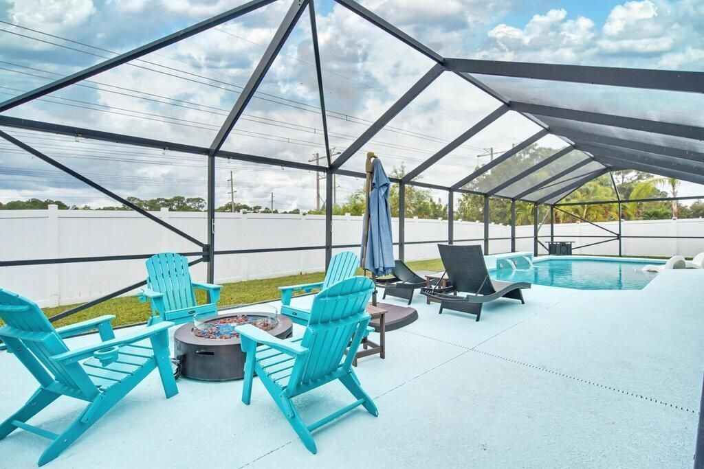 5867 NW Leah Drive, Port Saint Lucie, FL 34986 Photo